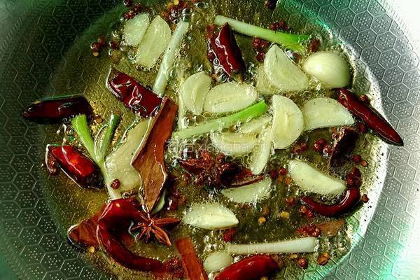 鸡肉炖粉条的做法图解6