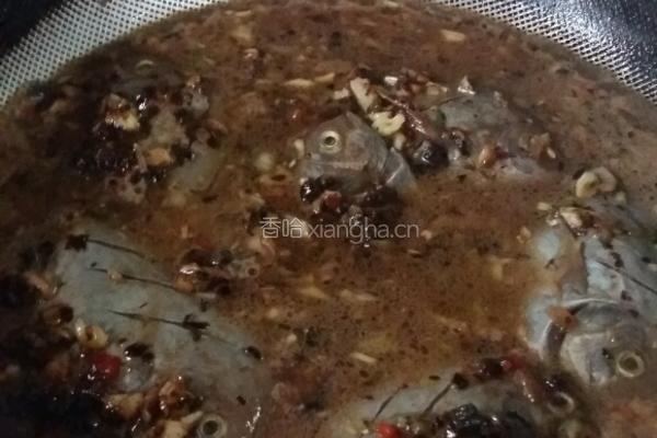 香焖小鲳鱼的做法图解5