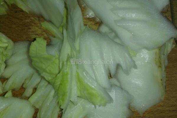 白菜炖粉条的做法图解3