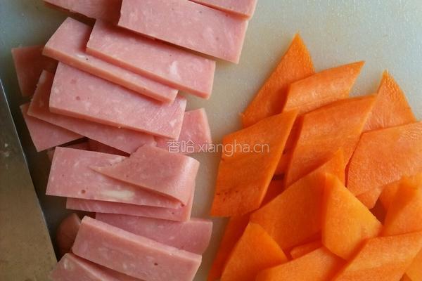 荷兰豆炒火腿肠的做法图解4