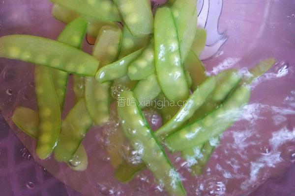 荷兰豆炒火腿肠的做法图解7
