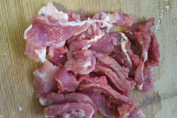 腐竹炒肉片的做法图解2