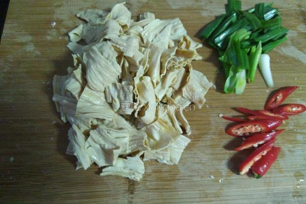 腐竹炒肉片的做法图解4