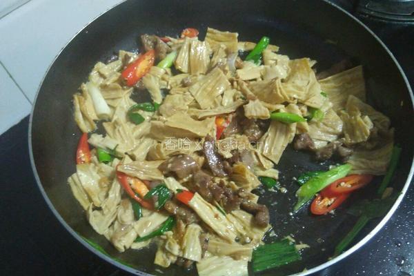 腐竹炒肉片的做法图解9