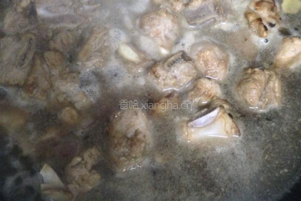 土豆焖排骨的做法图解2