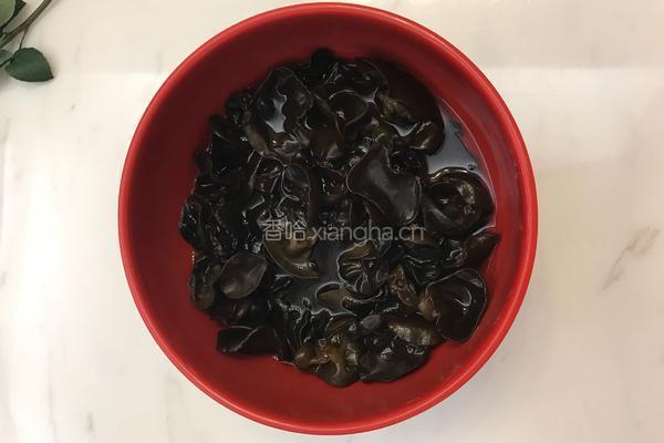 黑木耳糖水的做法图解2