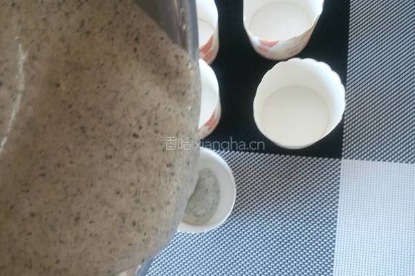 5寸黑芝麻戚风蛋糕的做法图解19