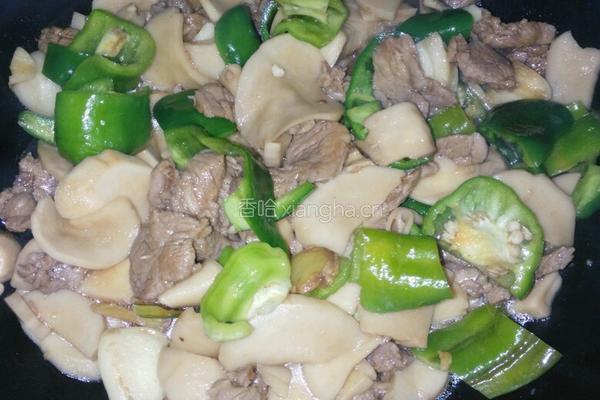 杏鲍菇青椒肉片的做法图解7