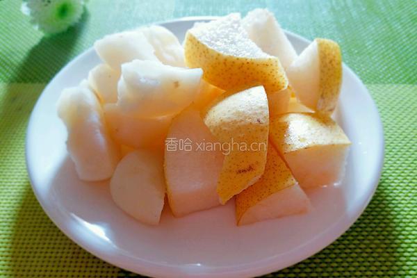 荸荠雪梨润肺汤的做法图解2
