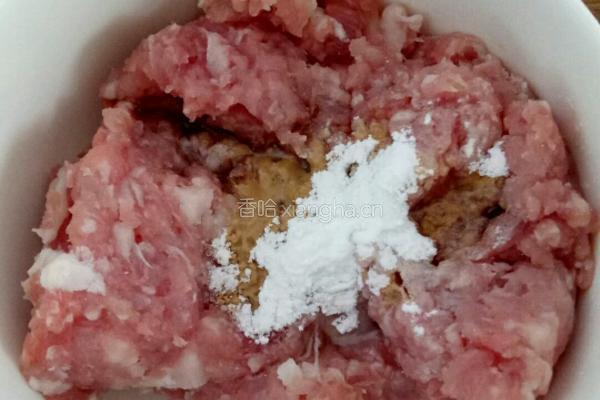 剁椒炒肉金针菇的做法图解3