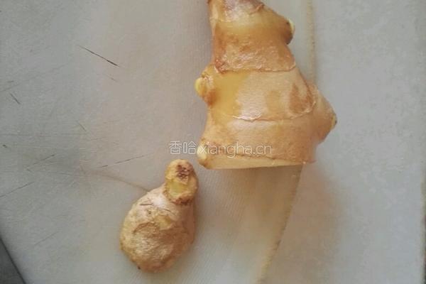 红糖生姜粥的做法图解2