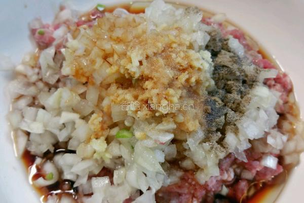 洋葱牛肉馅饼的做法图解2