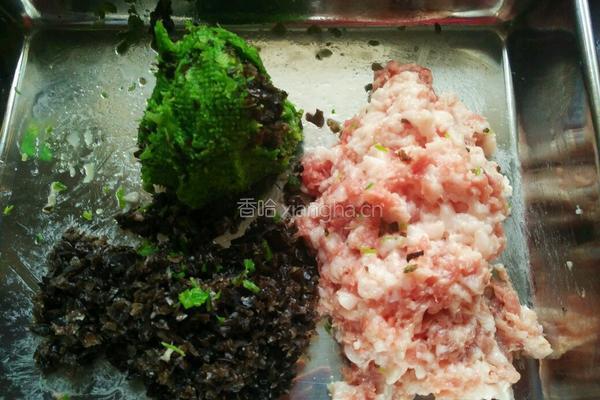 芹菜猪肉饺子馅的做法图解8