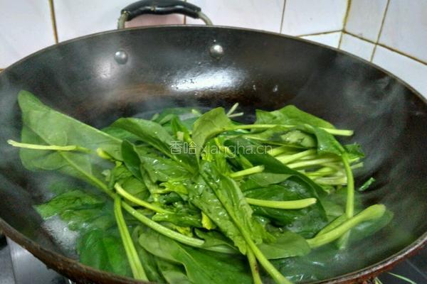 坚果仁菠菜的做法图解3