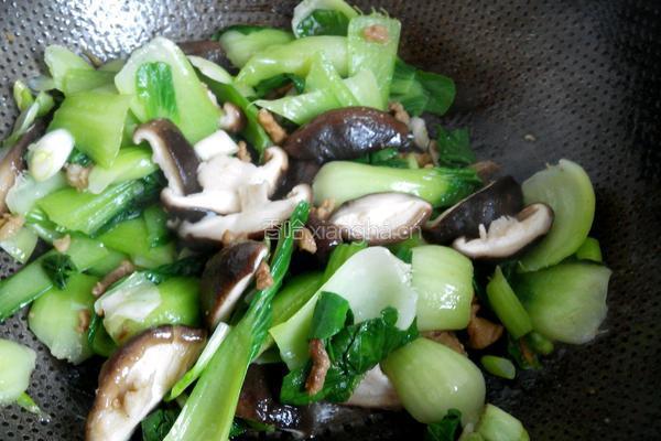 肉炒香菇油菜的做法图解7