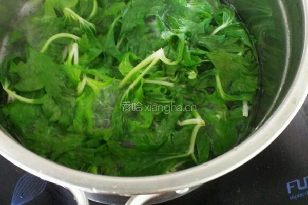 拌芹菜叶的做法图解2
