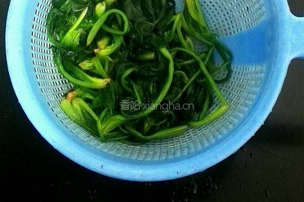 芝麻菠菜的做法图解4