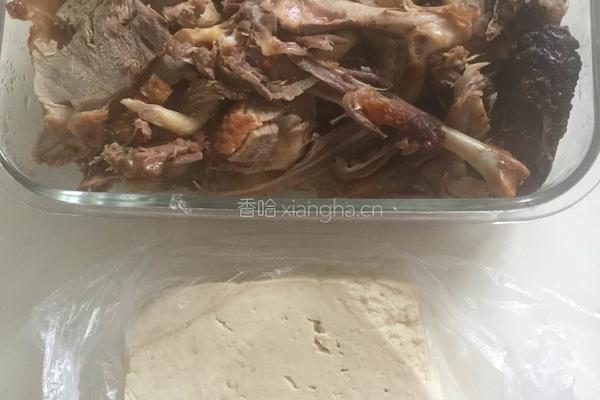 鸭架豆腐汤的做法图解1