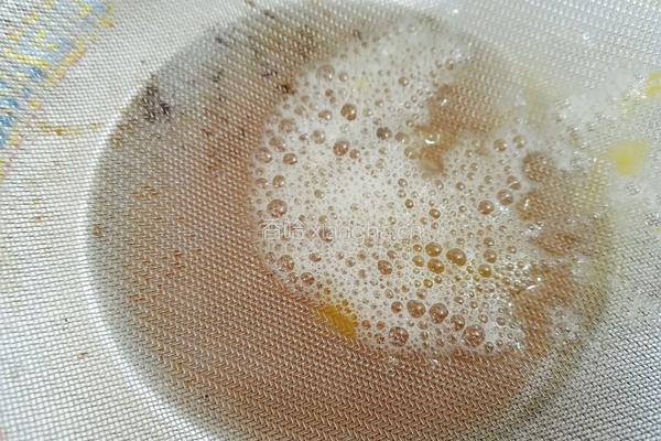 洋葱瘦肉鸡蛋羹的做法图解3