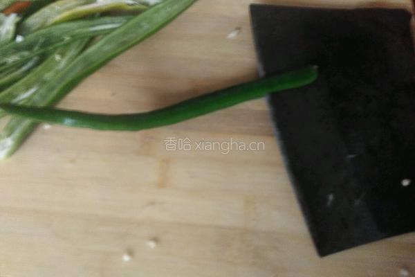 青椒炒土豆丝的做法图解2