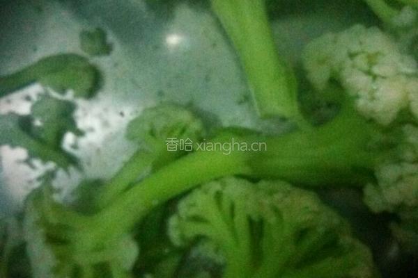 菜花炒肉的做法图解3