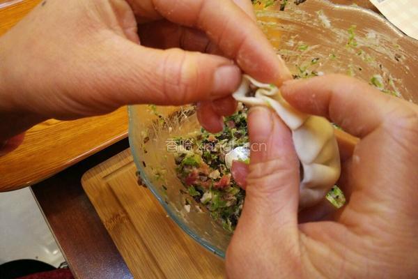 月牙饺子包法的做法图解14