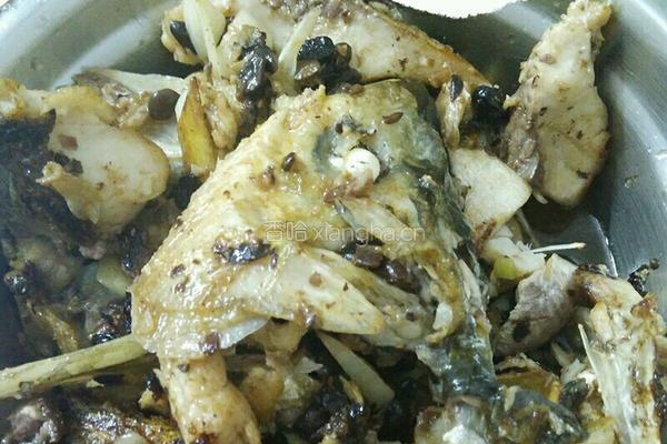 蒜头豆鼓焖白鲢鱼的做法图解5