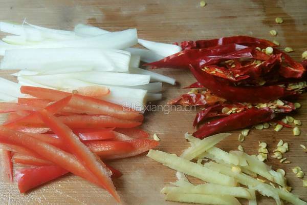 黄豆芽炒肉丝的做法图解2