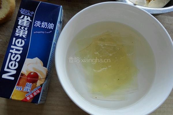 蛋糕卷奶酪慕斯（六寸)的做法图解5