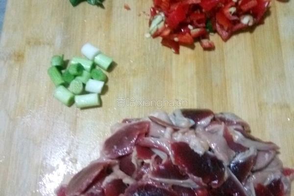 家常爆鸡胗的做法图解2