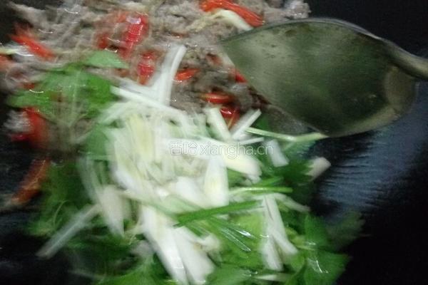 芹菜炒牛肉的做法图解6
