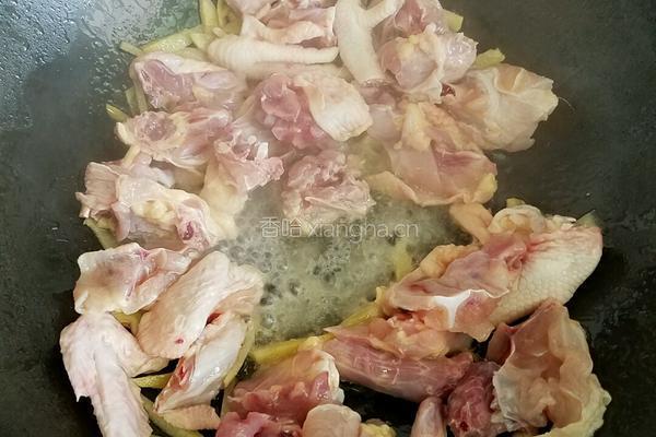 酱油炒鸡肉的做法图解5