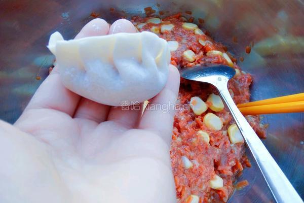 玉米胡萝卜猪肉饺子的做法图解7