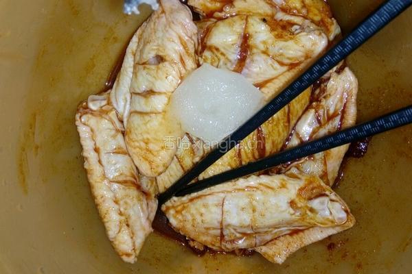 微波炉版烤鸡翅的做法图解3