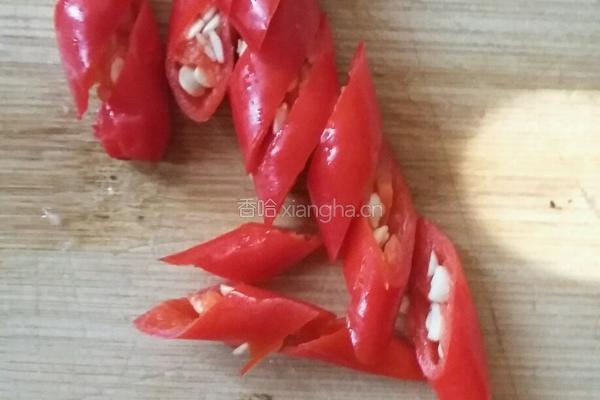 炒海鲜菇胡萝卜绿豆芽的做法图解5