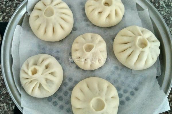 白菜红萝卜肉馅儿包子的做法图解14