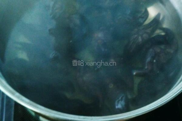 水煮菱角的做法图解3