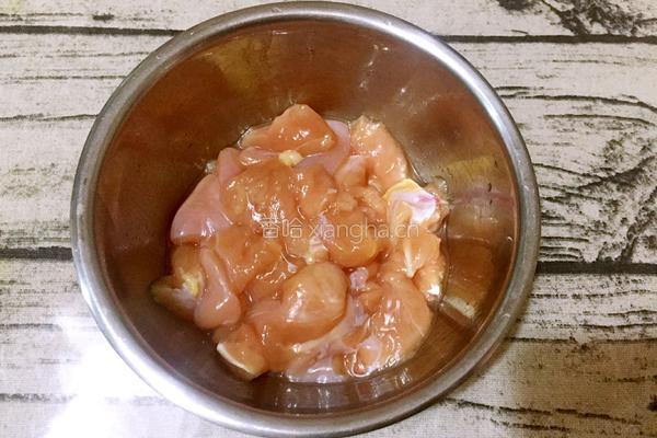 糖醋鸡肉的做法图解2