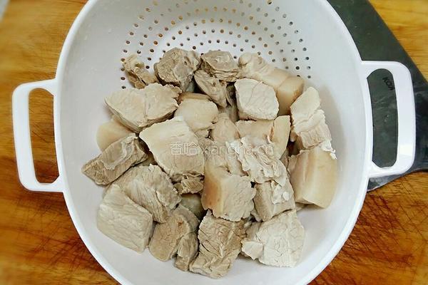 五花肉煨茨菇的做法图解5