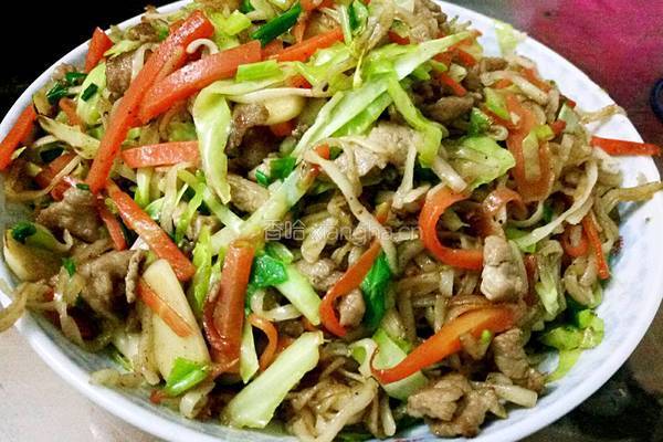 胡萝卜肉丝炒面的做法图解3