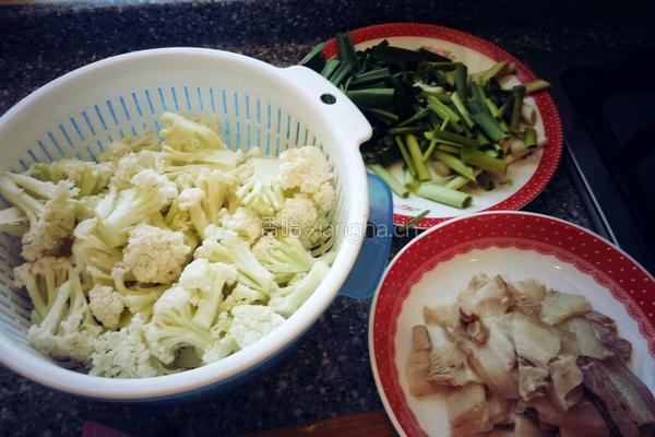 干煸花菜的做法图解2