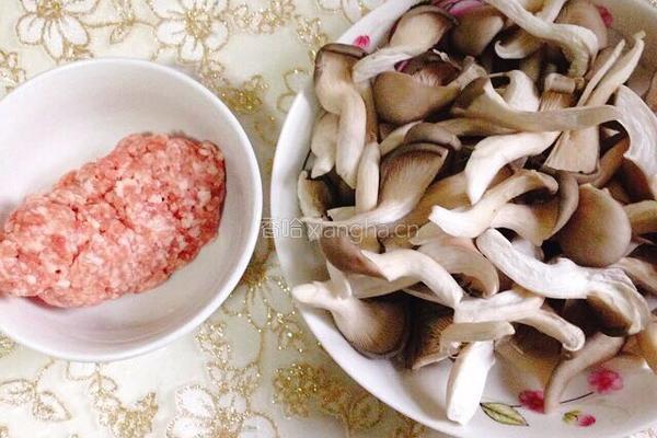 肉末炒平菇的做法图解1