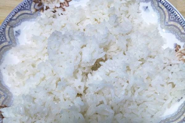 香煎米饭饼的做法图解1