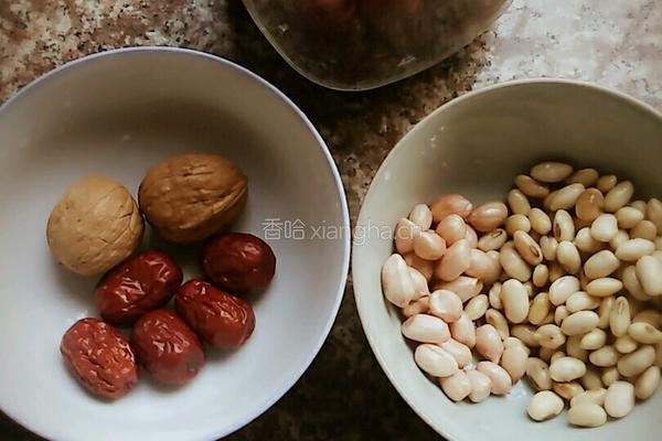 核桃红枣豆浆的做法图解1