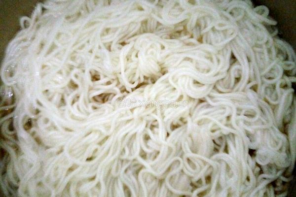 自制甜酱油拌面的做法图解8