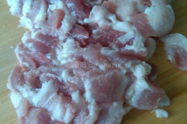 五花肉蒸藕片的做法图解2