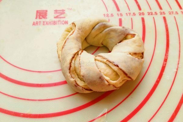 豆沙面包圈的做法图解12