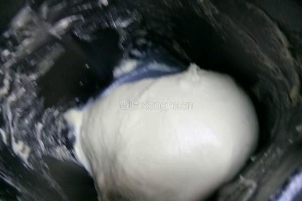 奶香面包的做法图解3