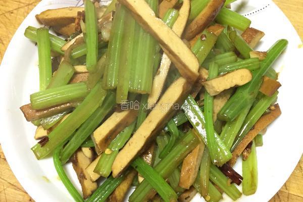 芹菜炒香干的做法图解8