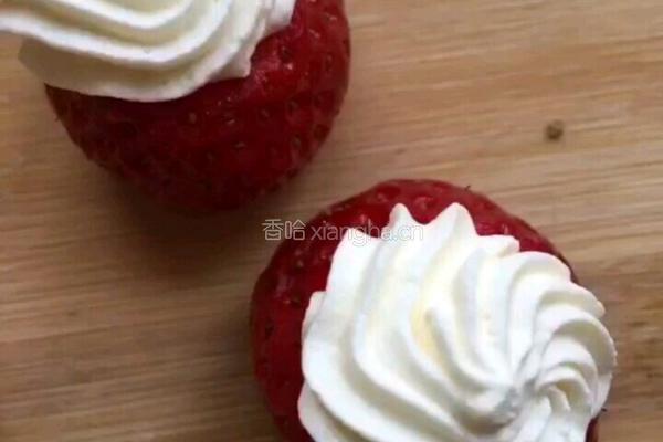 草莓圣诞老人的做法图解4